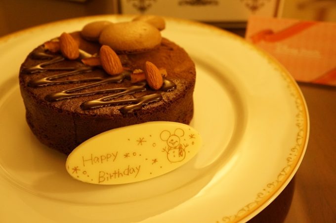 東京ディズニーランドホテル ルームサービス ケーキ フラワー ディナー でお誕生日祝い Rlog